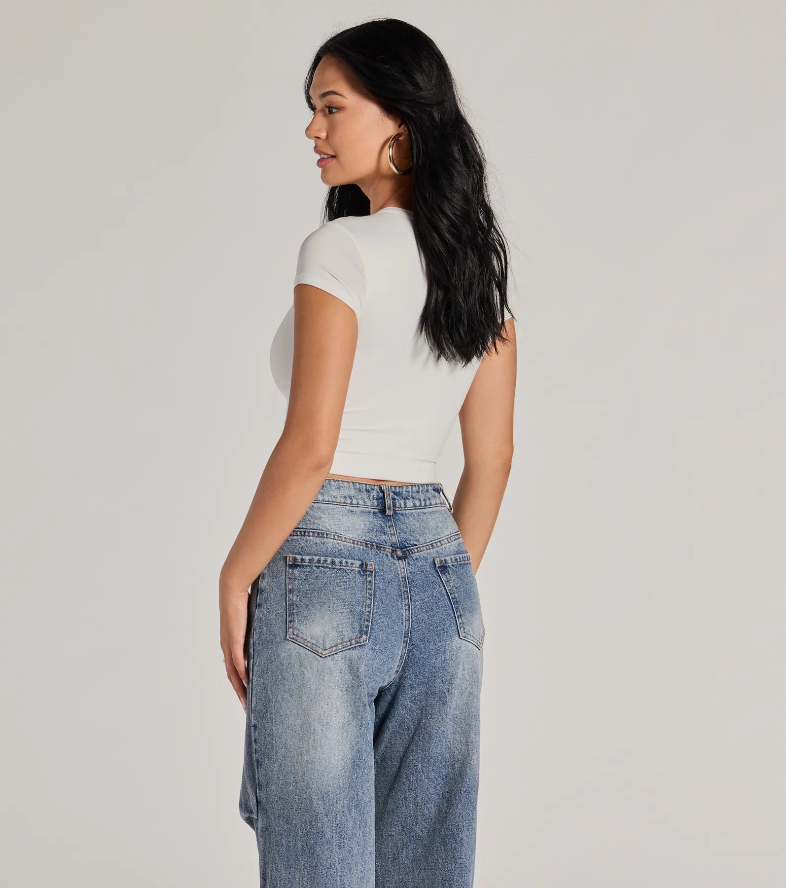 Casual Must-Have Crew Neck Crop Top - Image 2