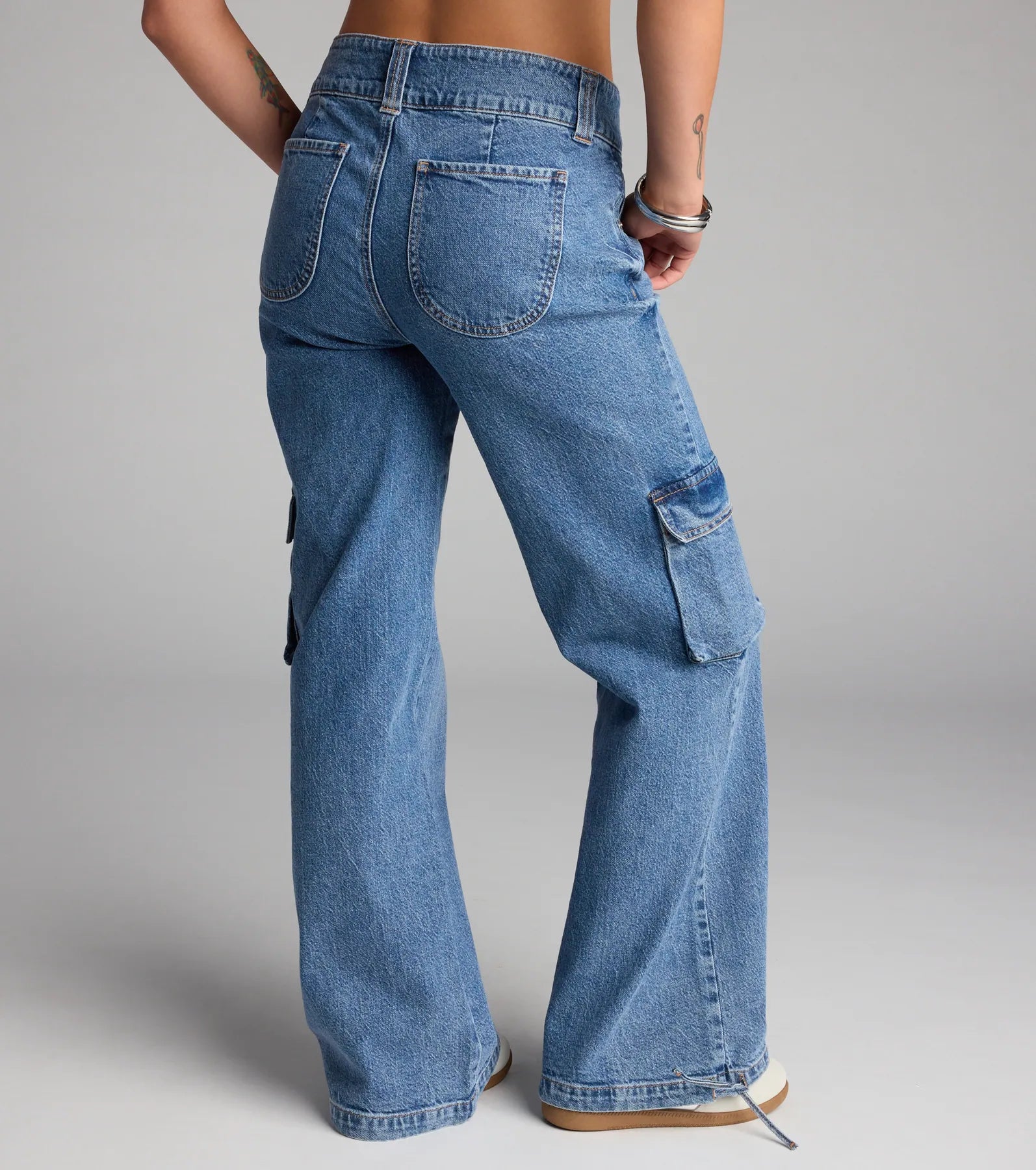 Off Duty Vibes Mid Rise Cargo Jeans - Image 4