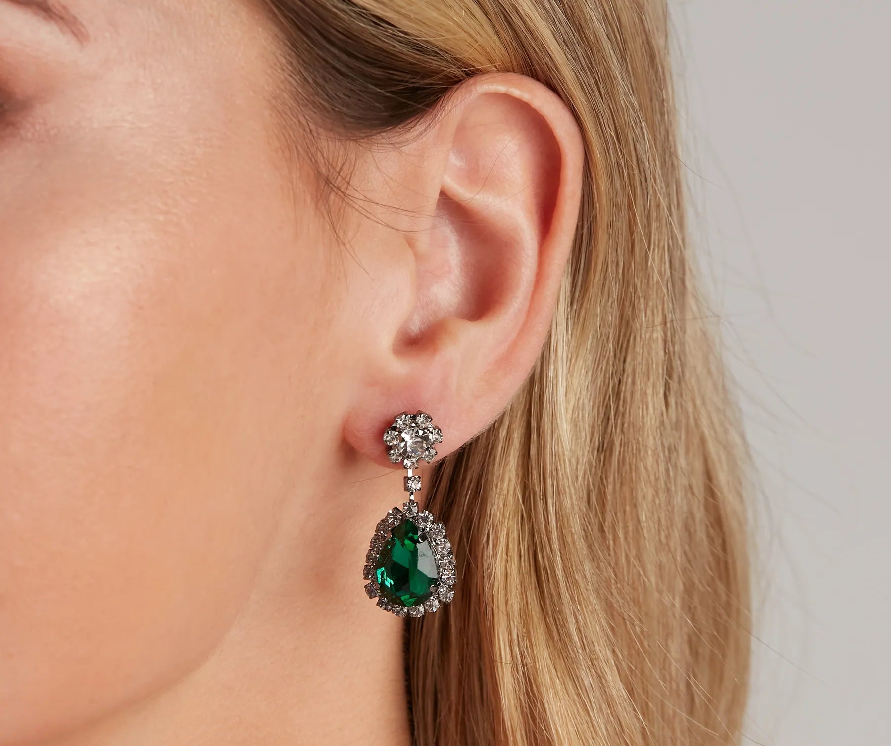 Major Glam Halo Necklace And Earrings - Image 2