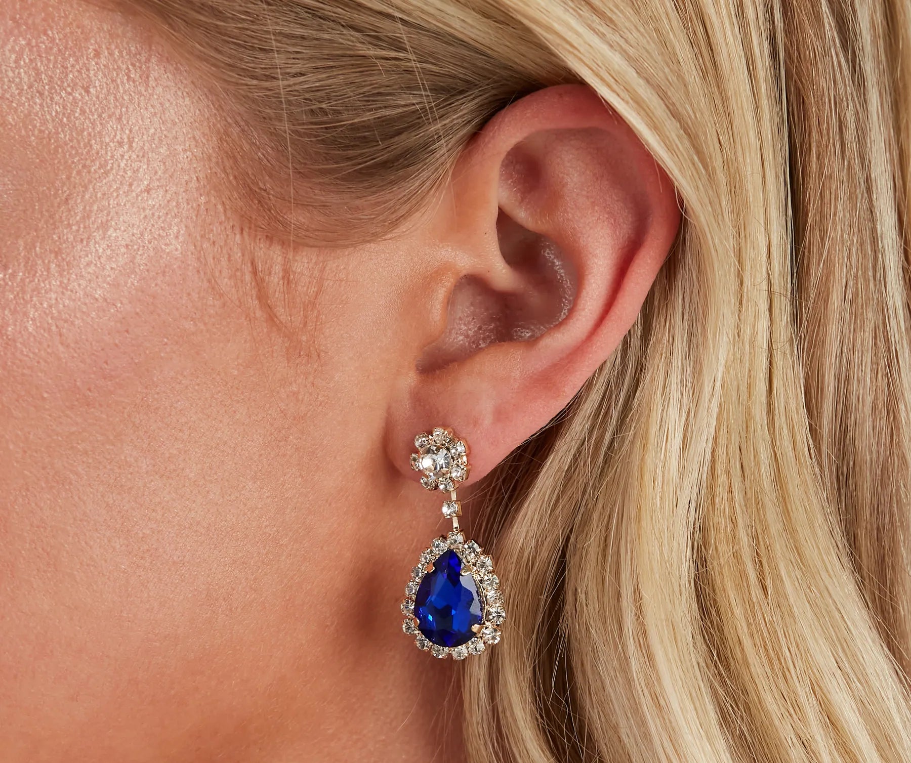 Major Glam Halo Necklace And Earrings - Image 5