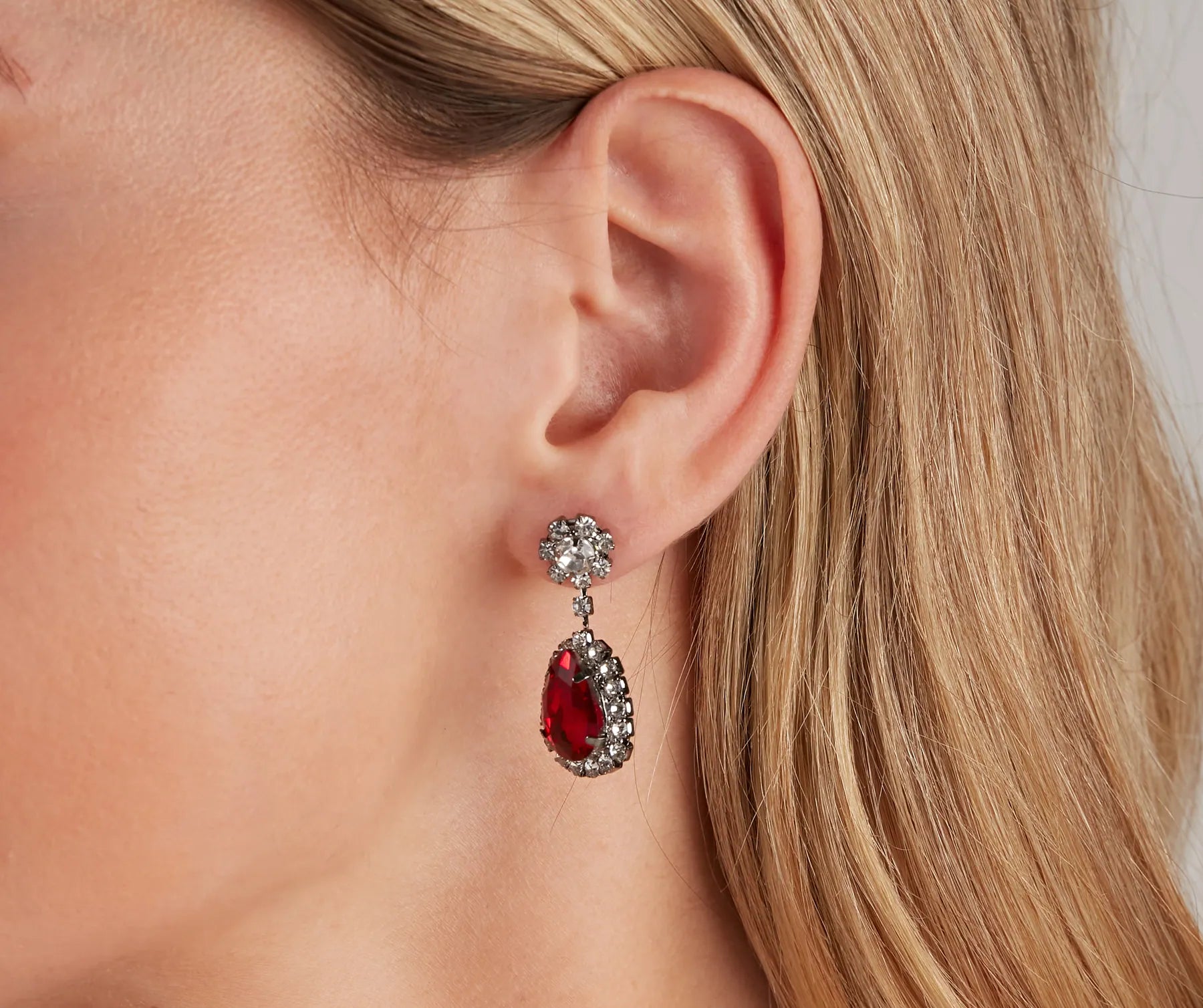 Major Glam Halo Necklace And Earrings - Image 4
