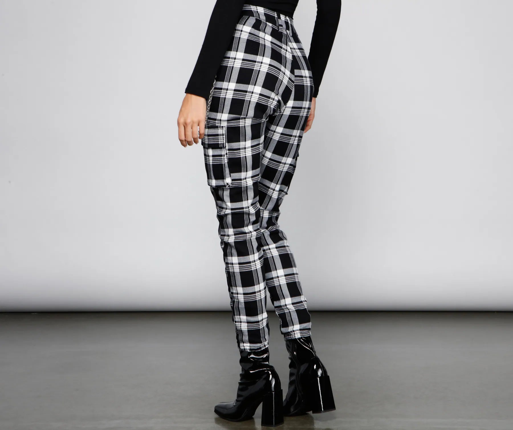 High Waist Plaid Joggers With Chain - Image 2
