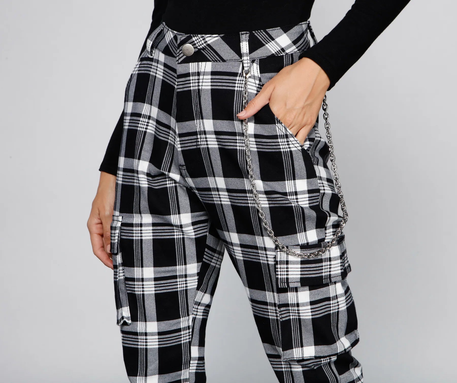 High Waist Plaid Joggers With Chain - Image 3