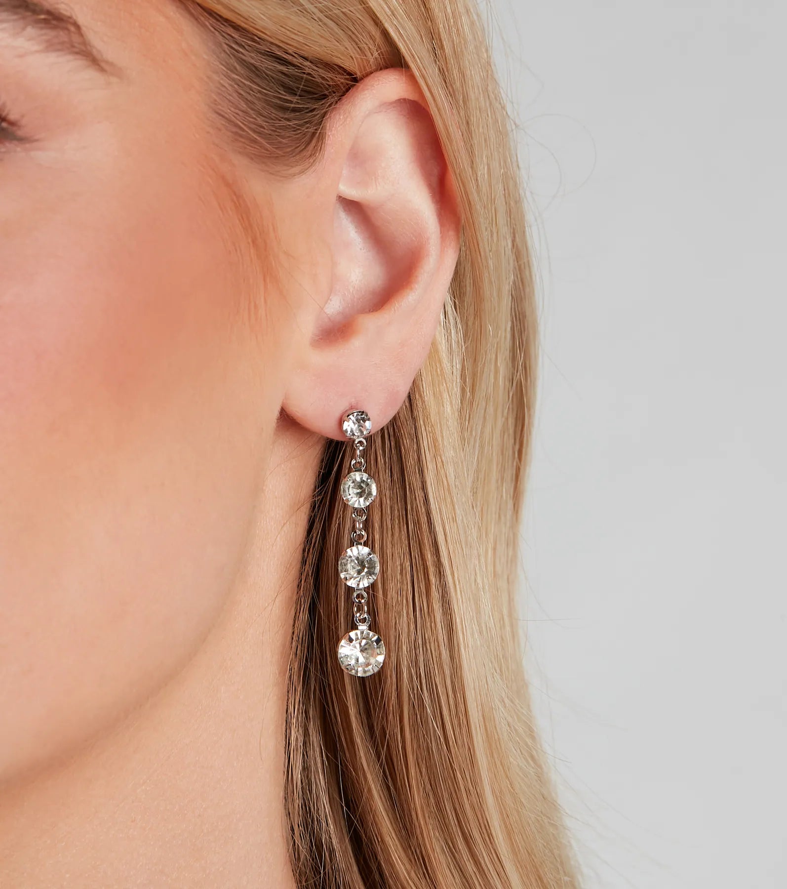Dainty Glam Rhinestone Necklace And Earrings Set - Image 2