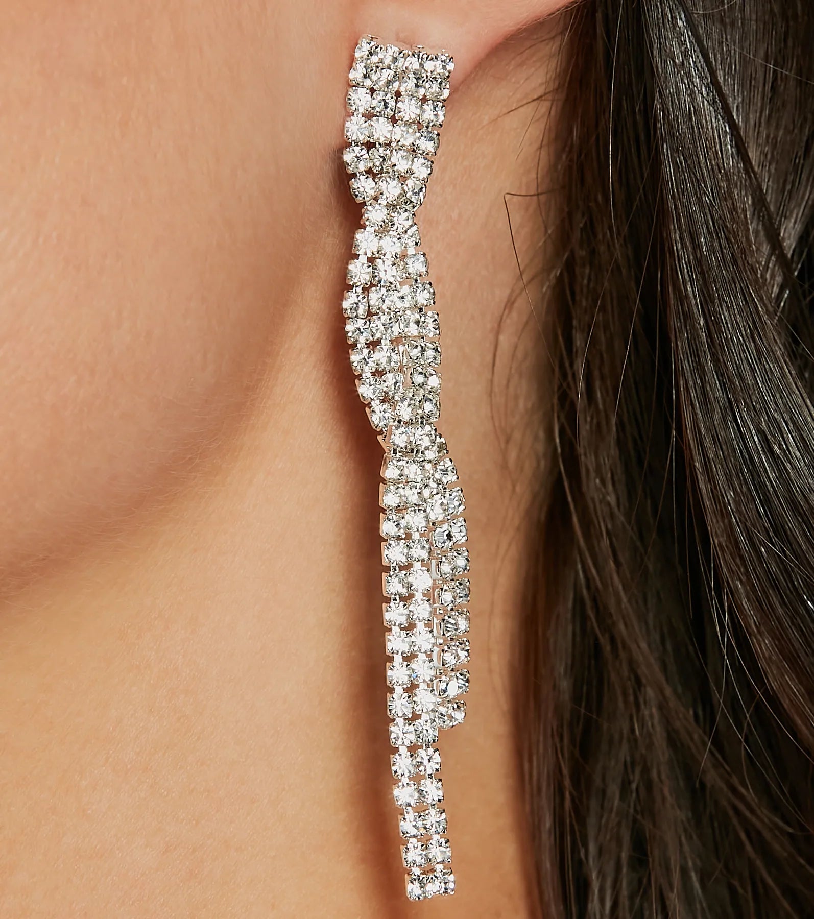 Gorgeous Radiance Rhinestone Choker Necklace And Earrings Set - Image 2
