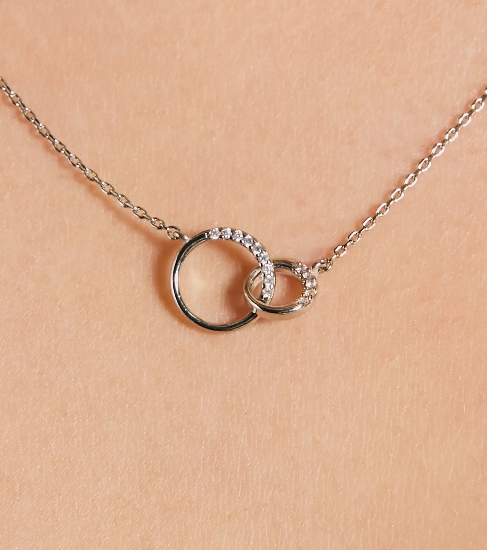 Chic Shine Cubic Zirconia Circle Charm Necklace - Image 2