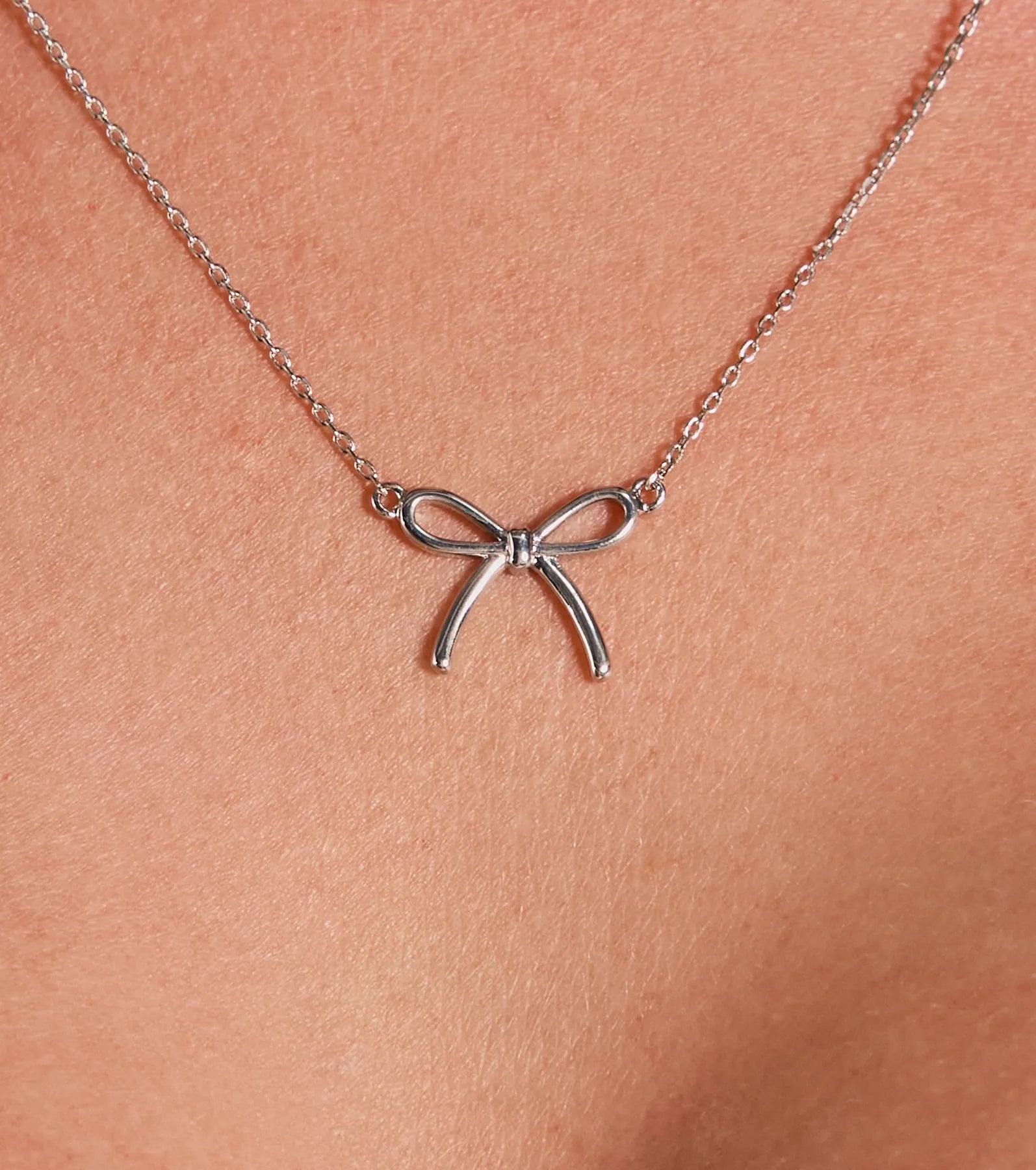 Pretty Look Dainty Bow Charm Necklace - Image 2
