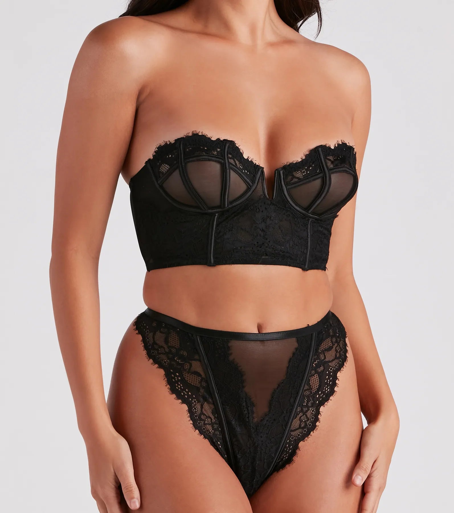 Gorgeous Look Lace Corset And Panty Set - Image 3