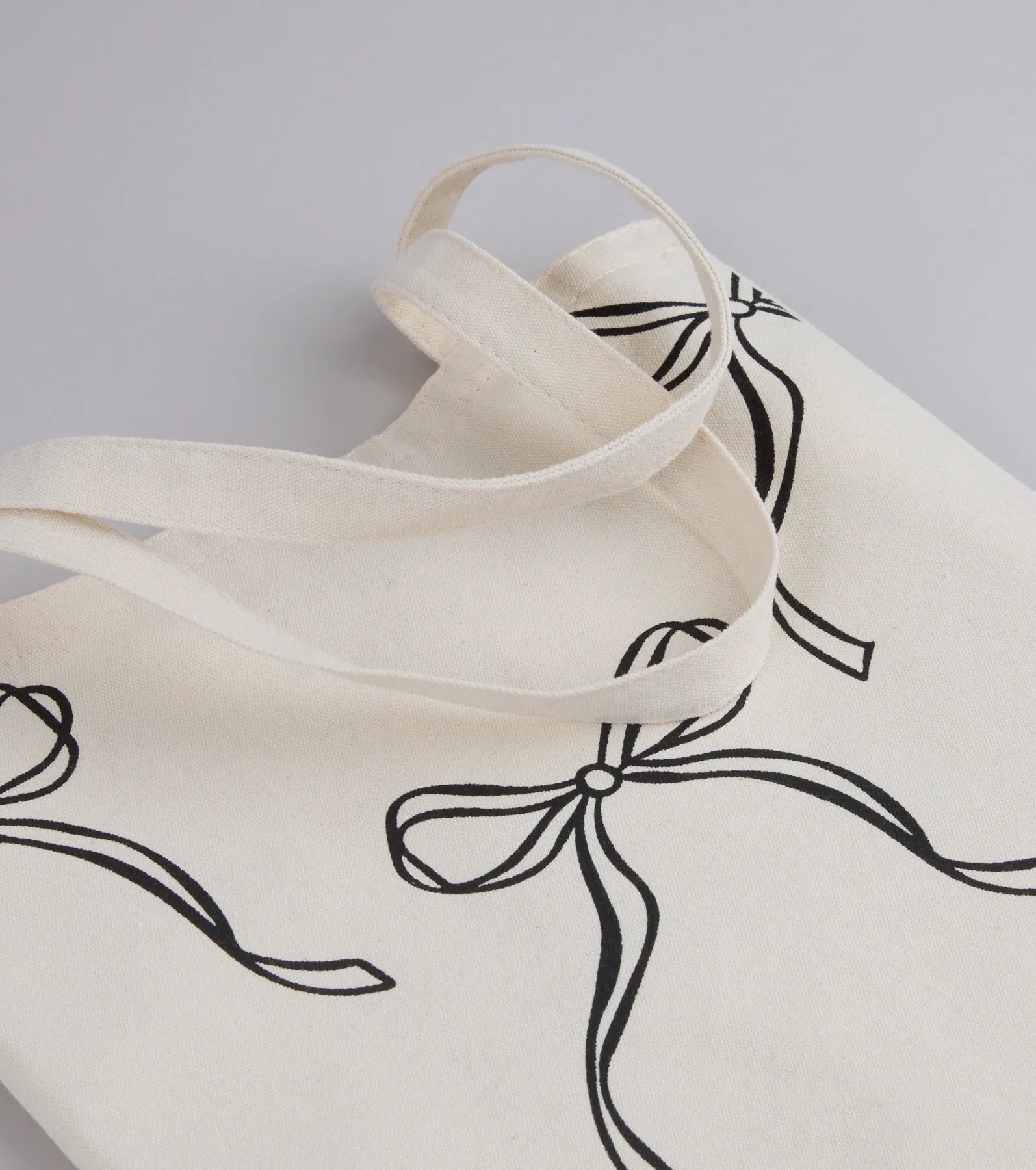 Take A Bow Print Canvas Tote Bag - Image 2