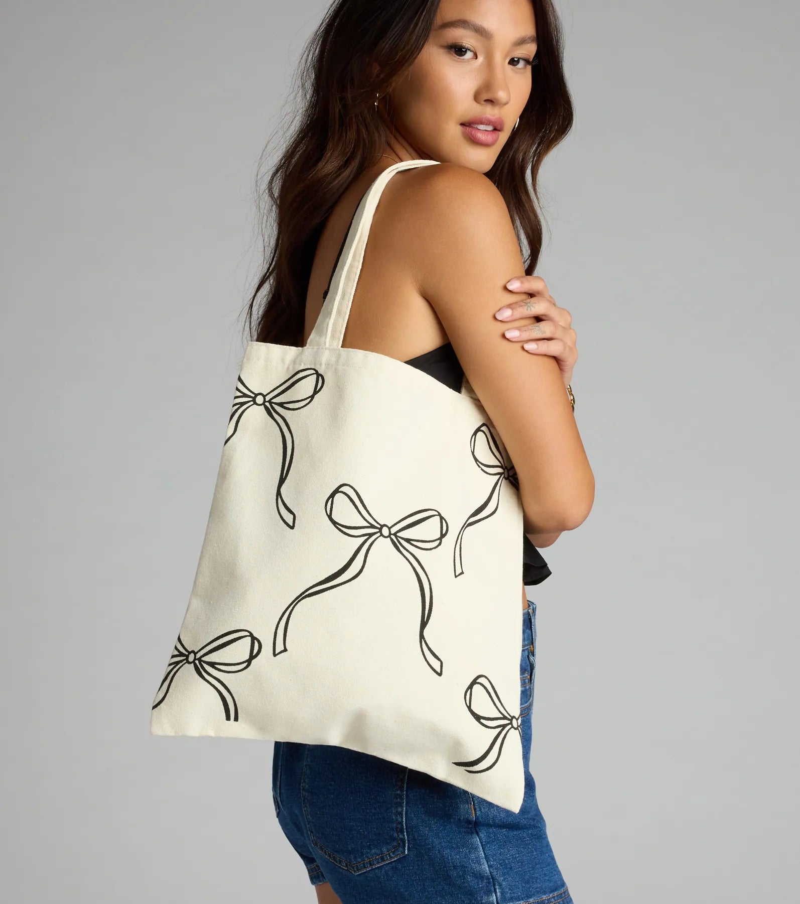 Take A Bow Print Canvas Tote Bag - Image 3