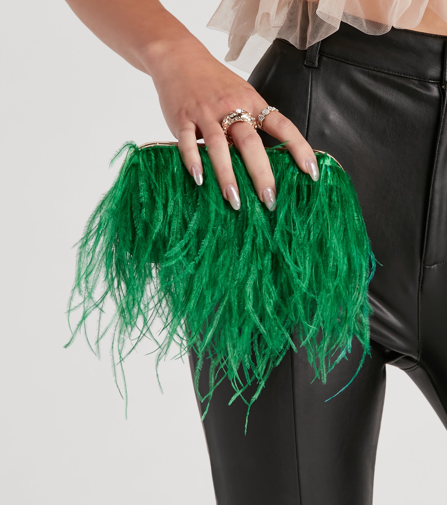 Demure Diva Marabou Ring Clutch - Image 2
