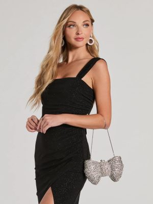 Looks So Divine Rhinestone Bow Minaudiere Clutch