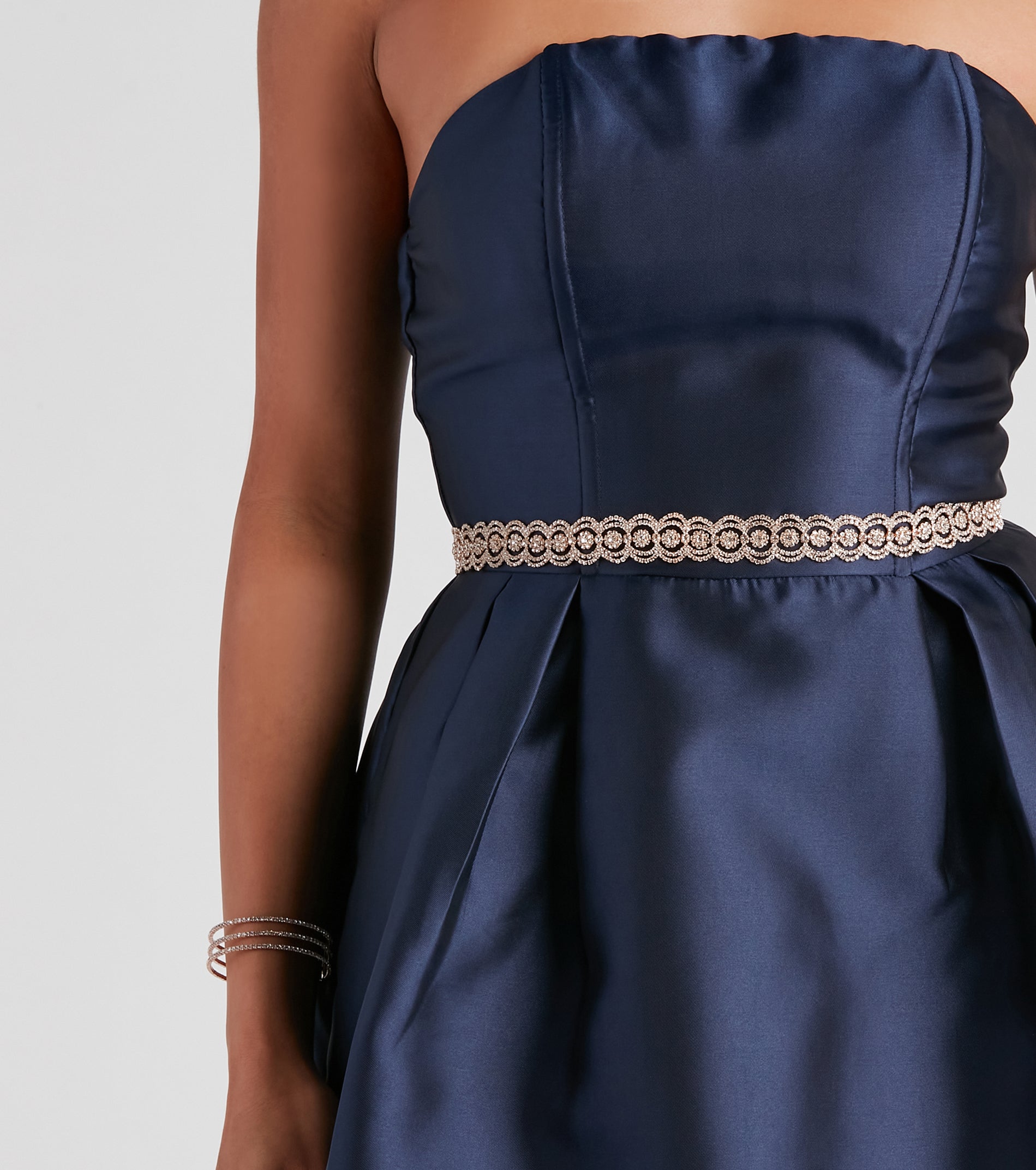 Luxe Vibes Rhinestone Chain Belt - Image 4