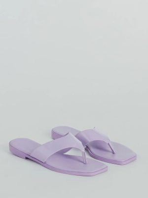 Cute Trendsetter Thong Strap Faux Leather Sandals